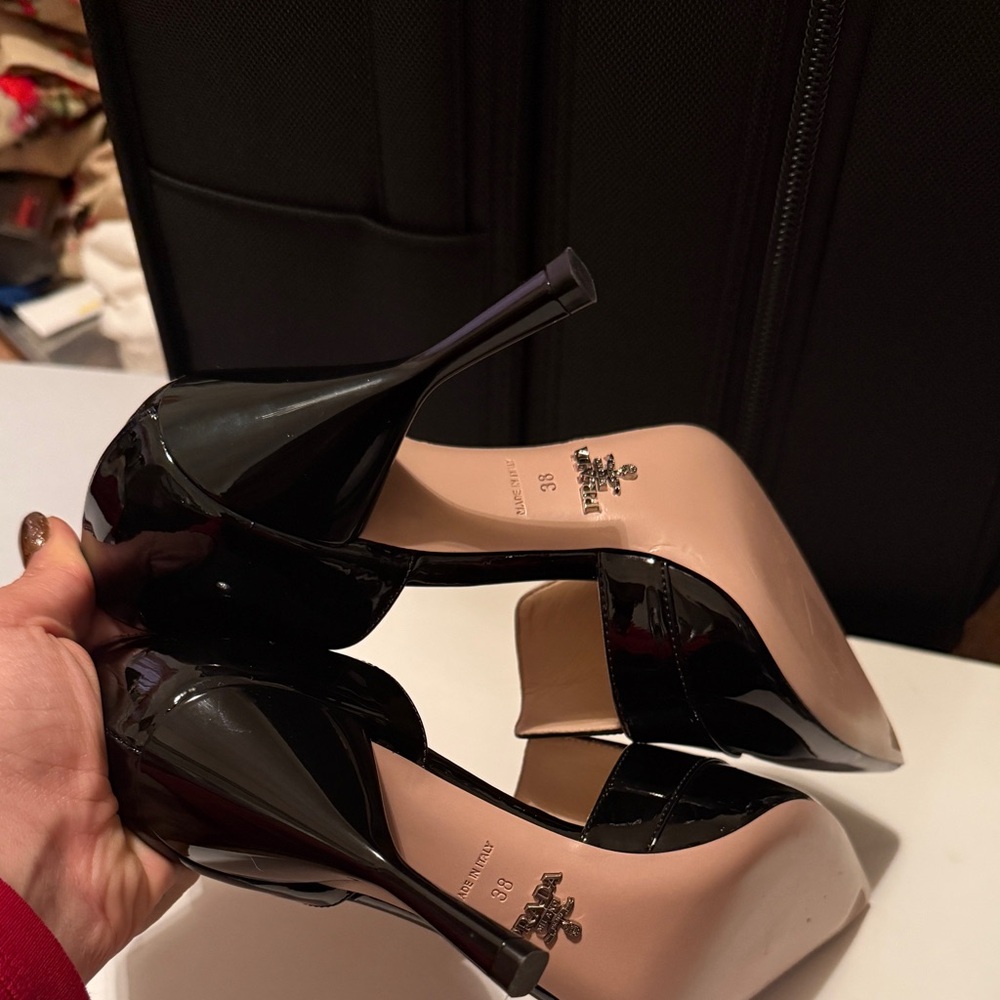 Prada Black Patent pumps - Picture 6 of 7